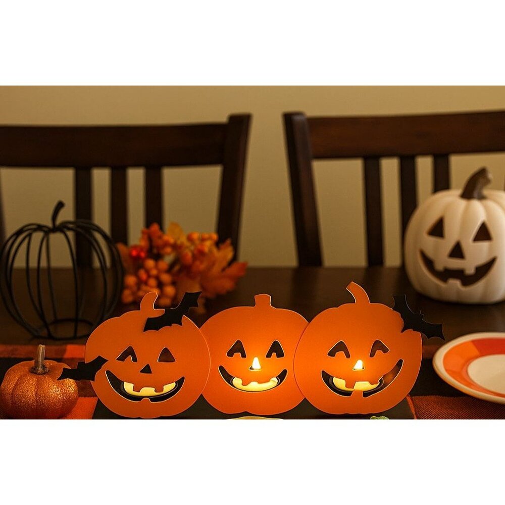 Hallmark Halloween Metal Pumpkin Bat Tea Light Candle Holder Vintage Decor